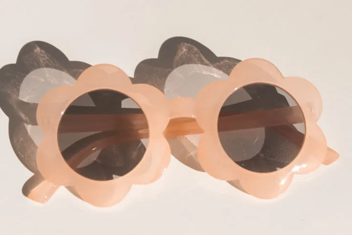 Daisy Round Sunnies in Peachy Pink